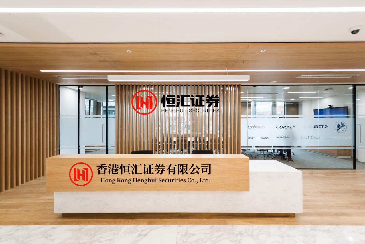 金策宝 藏马熊频繁出入客户订特制门抵御，夜半敲门声背后：藏马熊与高原居民的生存拉锯战